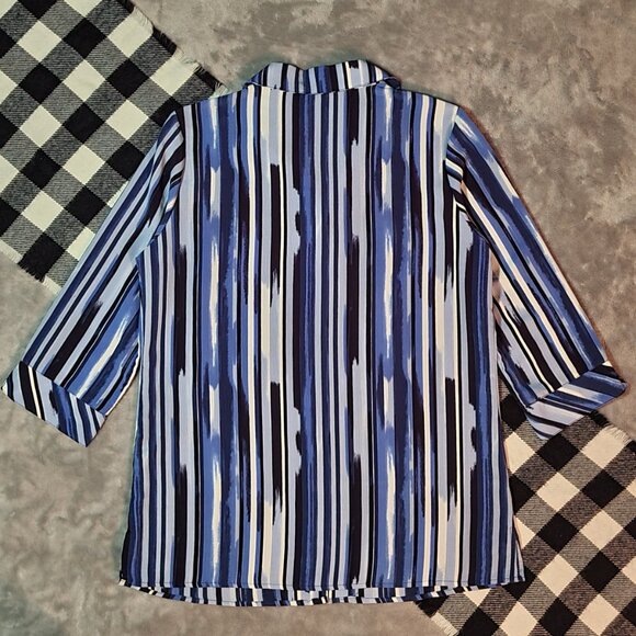 M | Classic Editions | Half-Sleeve Button Down Shirt - Picture 3 of 5